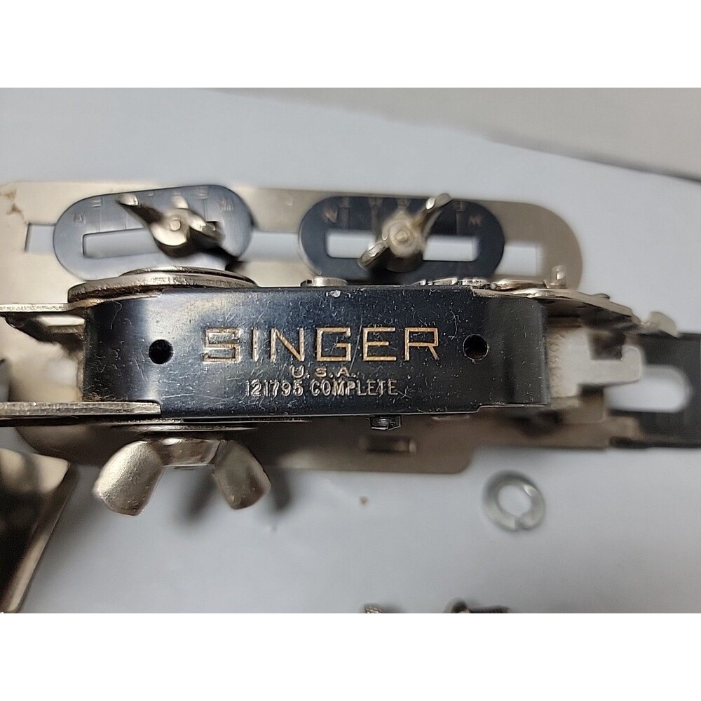 Singer Buttonhole Attachment 121795 Complete In Original Box Sewing Machine - Picture 4 of 11